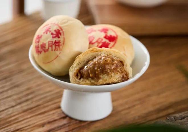 凌晨三点就来!城隍庙开出“爷青回”市集AG真人直营为这口上海有人排队6小时(图17) 凌晨三点就来!城隍庙开出“爷青回”市集AG真人直营为这口上海有人排队6小时(图17)