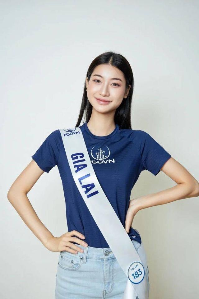 前越南环球小姐急道歉文化冲突引爆网络AG真人登录丈夫母乳冲咖啡惹众怒!(图6) 前越南环球小姐急道歉文化冲突引爆网络AG真人登录丈夫母乳冲咖啡惹众怒!(图6)